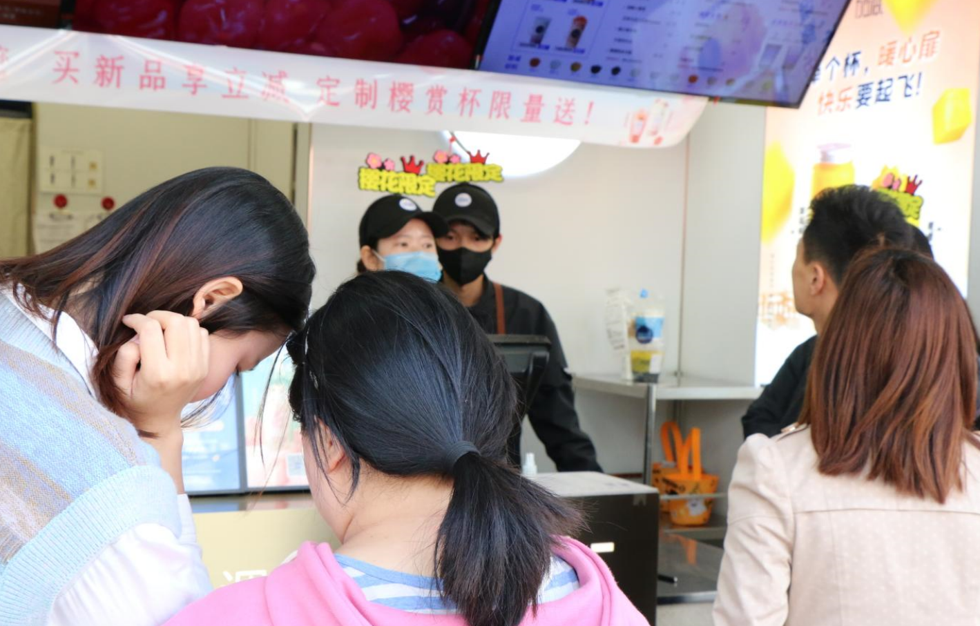 优德88奶茶：一家奶茶店的发展需要重点关注哪两个问题